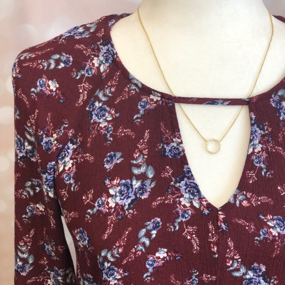American Eagle Ruffled Top - Picture 5 of 6